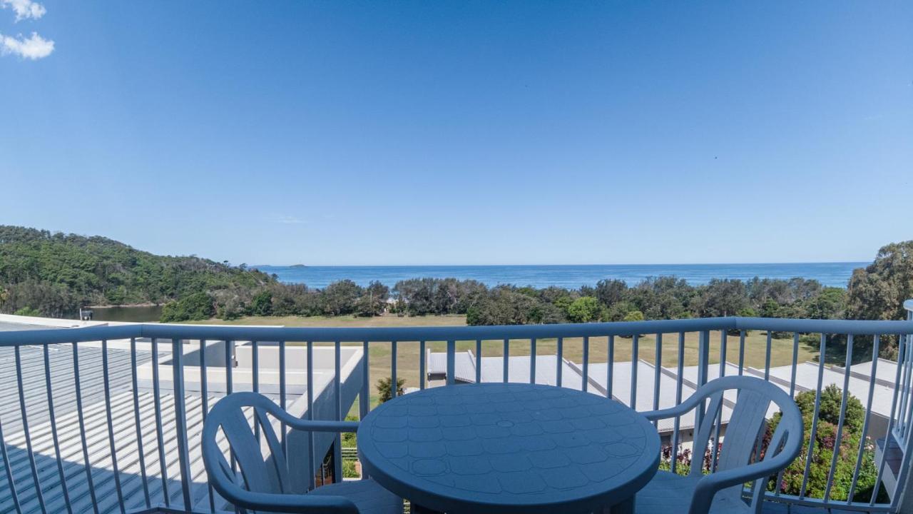 Absolute Beachfront Opal Cove Resort Korora ภายนอก รูปภาพ