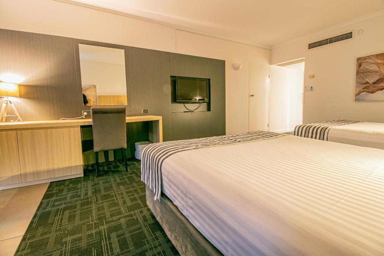 Absolute Beachfront Opal Cove Resort Korora ภายนอก รูปภาพ