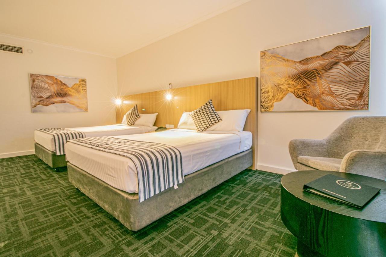 Absolute Beachfront Opal Cove Resort Korora ภายนอก รูปภาพ