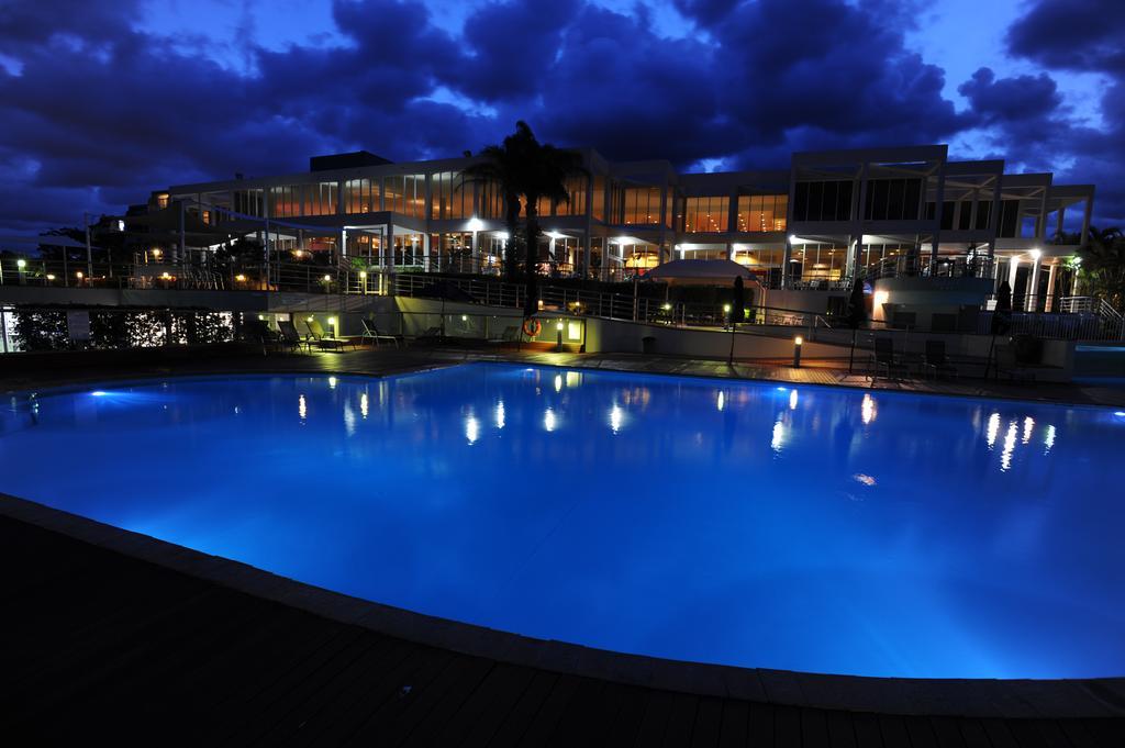 Absolute Beachfront Opal Cove Resort Korora ภายนอก รูปภาพ