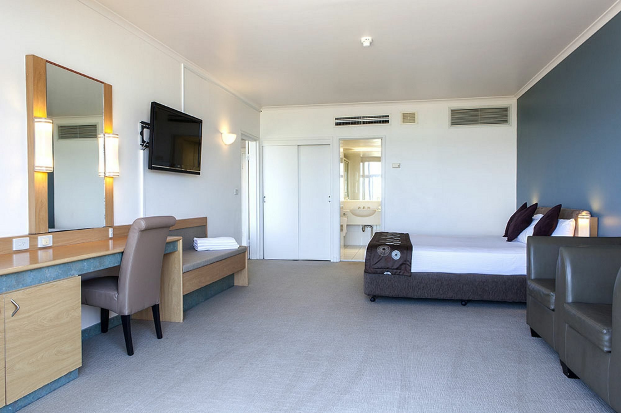 Absolute Beachfront Opal Cove Resort Korora ภายนอก รูปภาพ